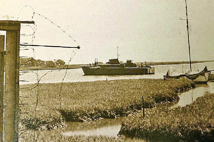 Naval vessels near Ginns